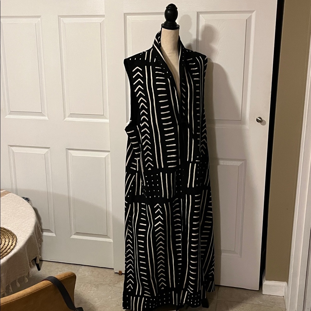 Orvis Black and White Geometric Maxi Dress